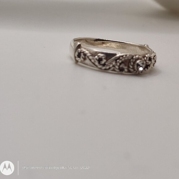 Cutest little braided silver ring, Size 7 1/2 - Picture 6 of 11